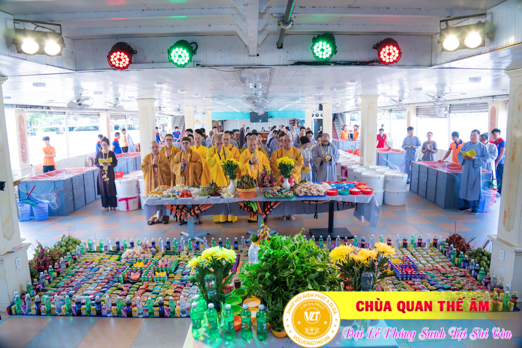 hinh-anh-phong-sanh-tai-ben-bach-dang-ngay-14-08-2023-chua-quan-the-am-duc-trong-lam-dong-71.jpg
