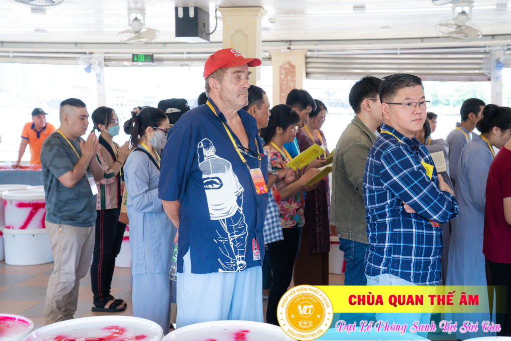 hinh-anh-phong-sanh-tai-ben-bach-dang-ngay-14-08-2023-chua-quan-the-am-duc-trong-lam-dong-78.jpg