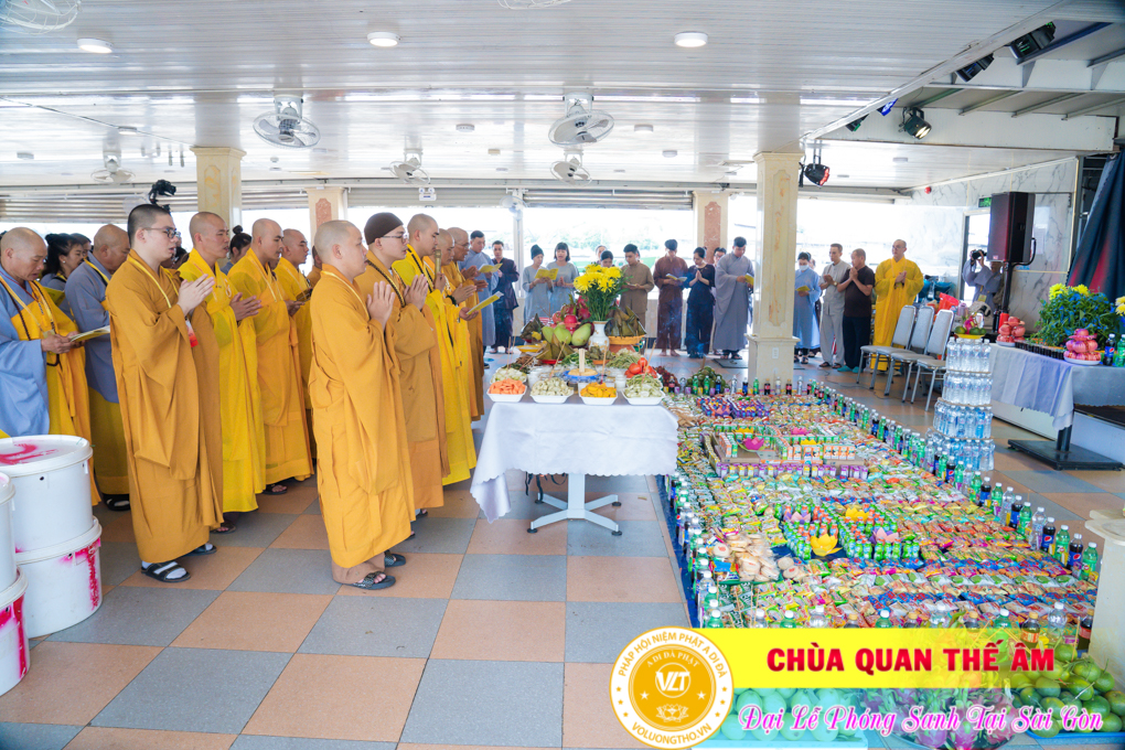 hinh-anh-phong-sanh-tai-ben-bach-dang-ngay-14-08-2023-chua-quan-the-am-duc-trong-lam-dong-81.jpg