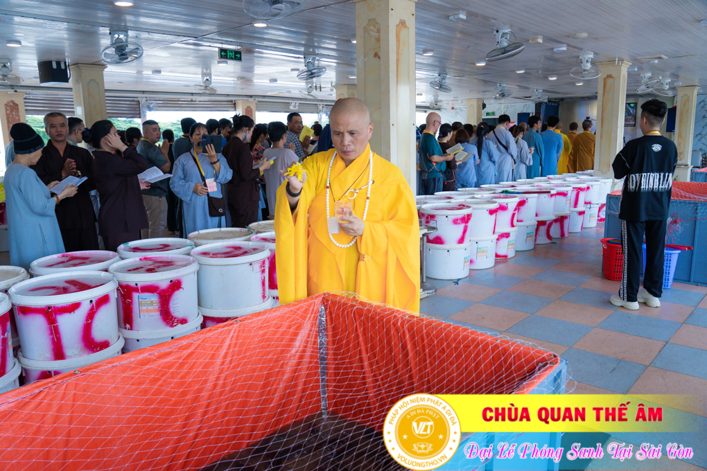 hinh-anh-phong-sanh-tai-ben-bach-dang-ngay-14-08-2023-chua-quan-the-am-duc-trong-lam-dong-86.jpg