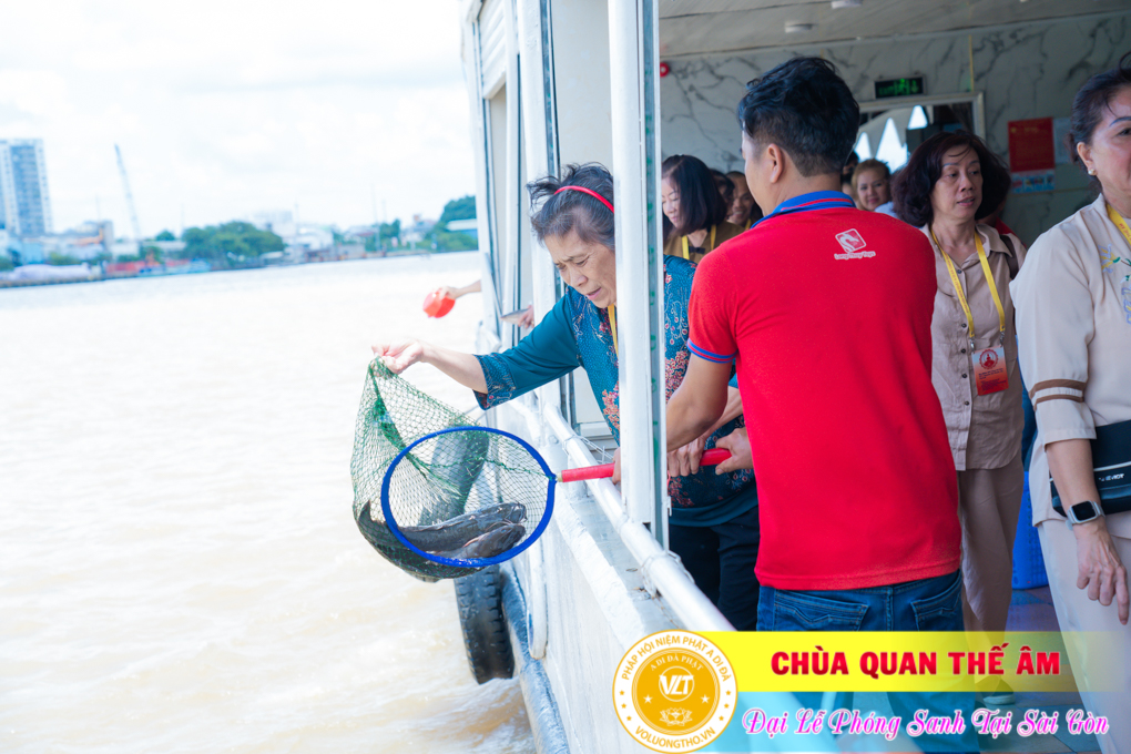 hinh-anh-phong-sanh-tai-ben-bach-dang-ngay-14-08-2023-chua-quan-the-am-duc-trong-lam-dong-96.jpg