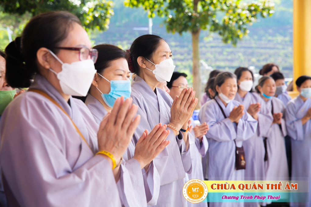 hinh-anh-su-phu-khai-thi-nhung-loi-day-cua-to-su-an-quang-ngay-17-05-2022-chua-quan-the-am-duc-trong-lam-dong-10.jpg