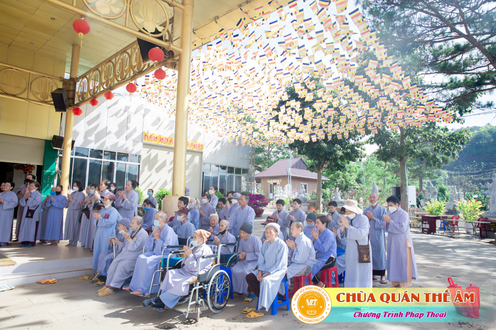 hinh-anh-su-phu-khai-thi-nhung-loi-day-cua-to-su-an-quang-ngay-17-05-2022-chua-quan-the-am-duc-trong-lam-dong-12.jpg