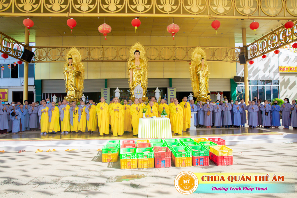 hinh-anh-su-phu-khai-thi-nhung-loi-day-cua-to-su-an-quang-ngay-17-05-2022-chua-quan-the-am-duc-trong-lam-dong-13.jpg