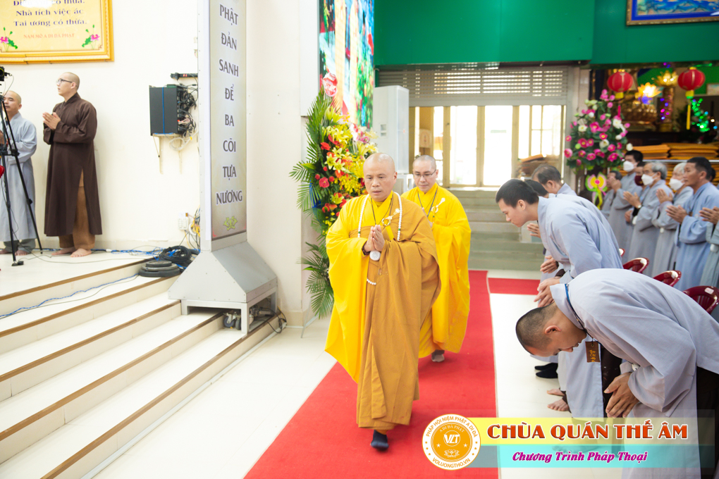 hinh-anh-su-phu-khai-thi-nhung-loi-day-cua-to-su-an-quang-ngay-17-05-2022-chua-quan-the-am-duc-trong-lam-dong-25.jpg