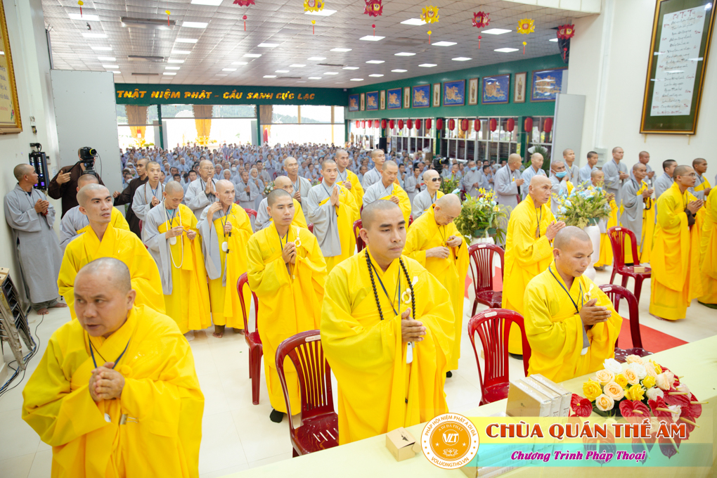 hinh-anh-su-phu-khai-thi-nhung-loi-day-cua-to-su-an-quang-ngay-17-05-2022-chua-quan-the-am-duc-trong-lam-dong-31.jpg
