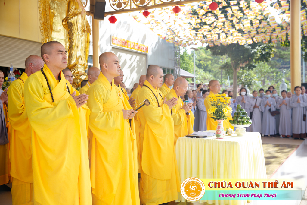 hinh-anh-su-phu-khai-thi-nhung-loi-day-cua-to-su-an-quang-ngay-17-05-2022-chua-quan-the-am-duc-trong-lam-dong-88.jpg
