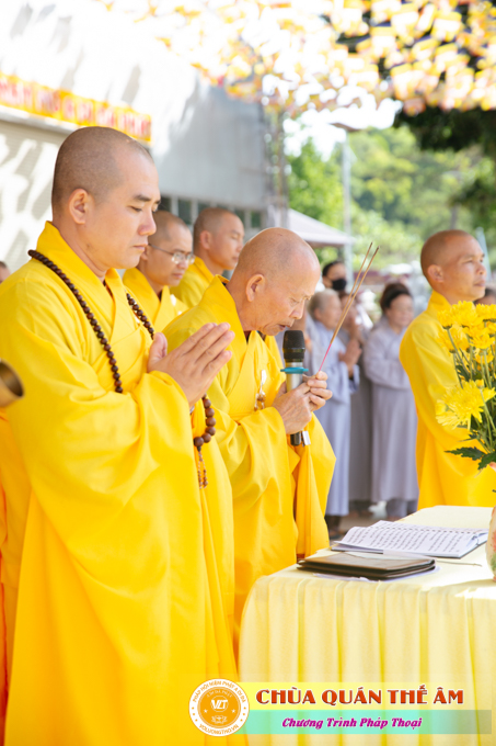 hinh-anh-su-phu-khai-thi-nhung-loi-day-cua-to-su-an-quang-ngay-17-05-2022-chua-quan-the-am-duc-trong-lam-dong-89.jpg