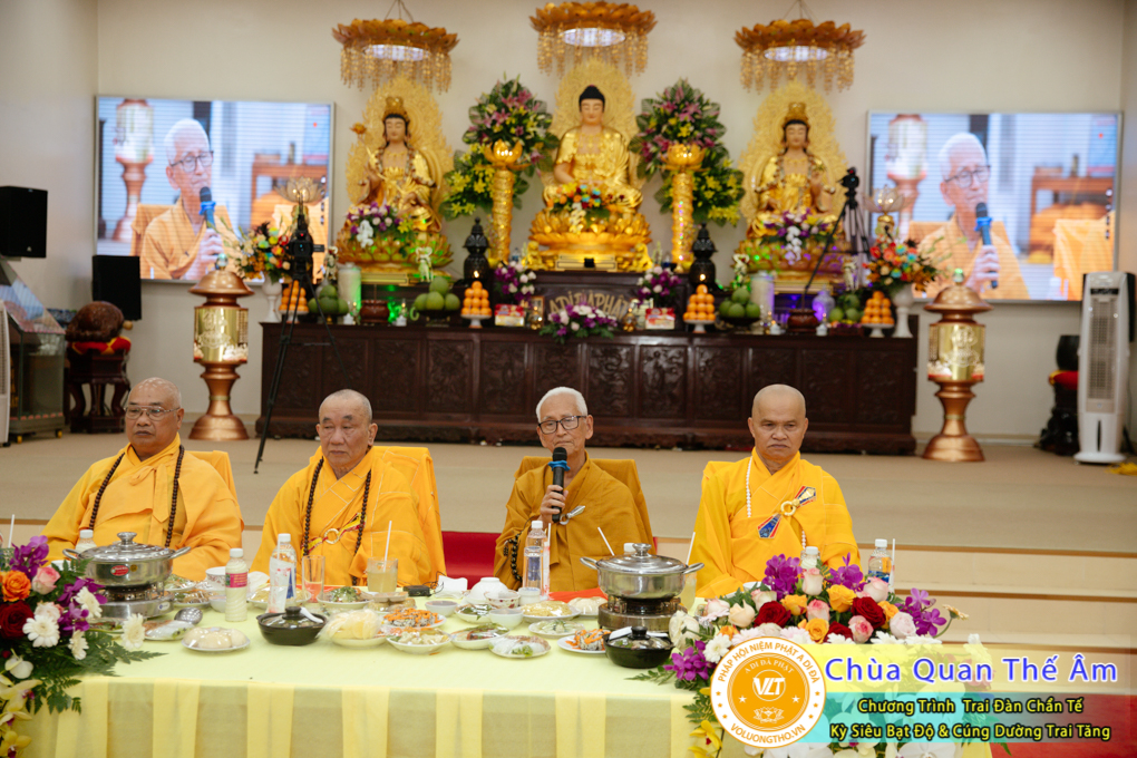 hinh-anh-trai-dan-chan-te-cung-duong-trai-tang-ngay-24-04-chua-quan-the-am-duc-trong-lam-dong-100.jpg