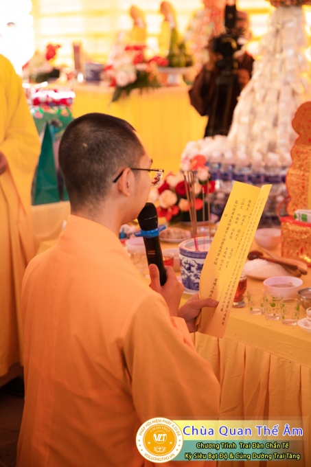 hinh-anh-trai-dan-chan-te-cung-duong-trai-tang-ngay-24-04-chua-quan-the-am-duc-trong-lam-dong-30.jpg