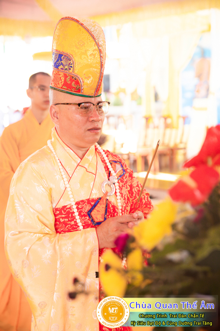 hinh-anh-trai-dan-chan-te-cung-duong-trai-tang-ngay-24-04-chua-quan-the-am-duc-trong-lam-dong-48.jpg