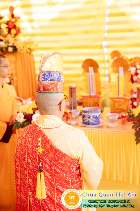 hinh-anh-trai-dan-chan-te-cung-duong-trai-tang-ngay-24-04-chua-quan-the-am-duc-trong-lam-dong-53.jpg