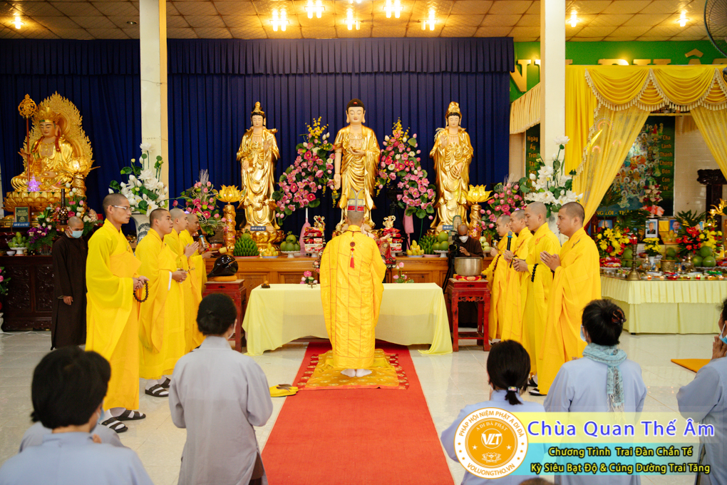 hinh-anh-trai-dan-chan-te-cung-duong-trai-tang-ngay-24-04-chua-quan-the-am-duc-trong-lam-dong-70.jpg