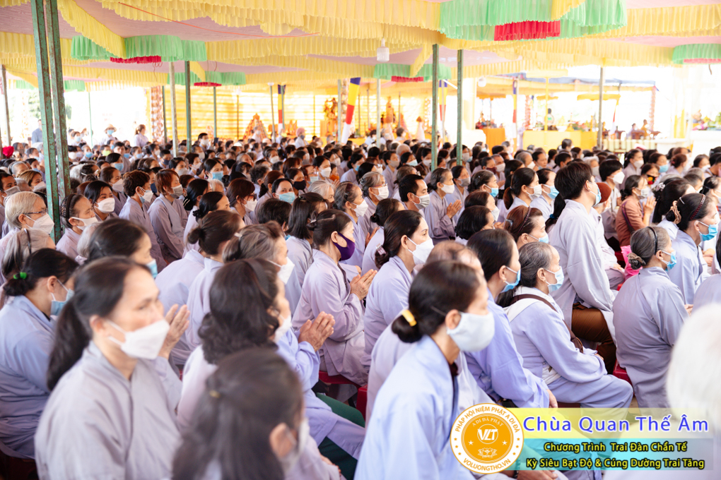 hinh-anh-trai-dan-chan-te-cung-duong-trai-tang-ngay-24-04-chua-quan-the-am-duc-trong-lam-dong-72.jpg