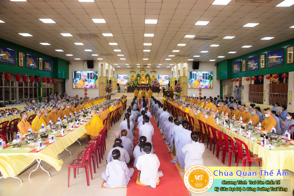 hinh-anh-trai-dan-chan-te-cung-duong-trai-tang-ngay-24-04-chua-quan-the-am-duc-trong-lam-dong-96.jpg