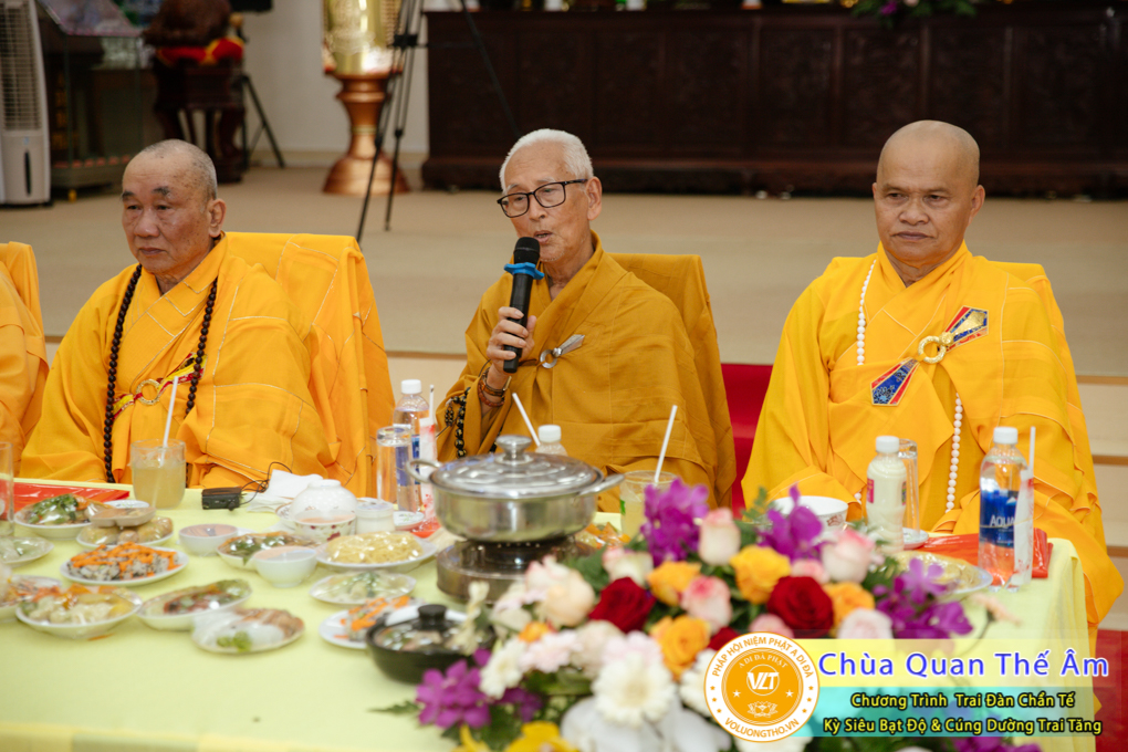 hinh-anh-trai-dan-chan-te-cung-duong-trai-tang-ngay-24-04-chua-quan-the-am-duc-trong-lam-dong-99.jpg
