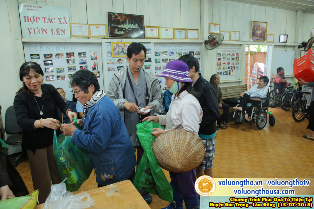hinh-anh-tu-thien-tai-duc-trong-ngay-15-7-2018-chua-quan-the-am-duc-trong-lam-dong-17.jpg