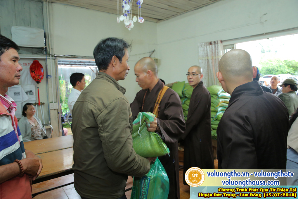 hinh-anh-tu-thien-tai-duc-trong-ngay-15-7-2018-chua-quan-the-am-duc-trong-lam-dong-19.jpg