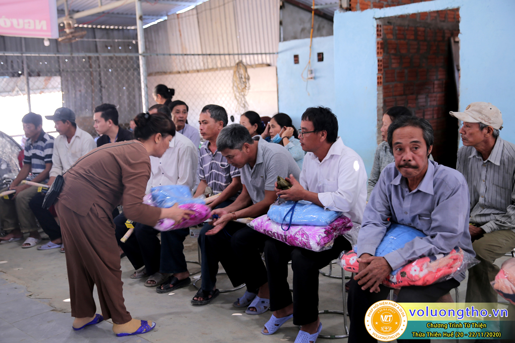hinh-anh-tu-thien-tai-tinh-thua-thien-hue-tu-ngay-20-22-11-2020-chua-quan-the-am-duc-trong-lam-dong-13.jpg