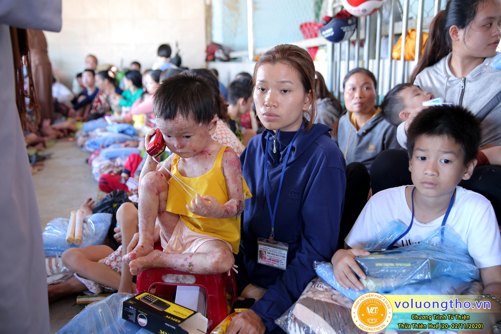 hinh-anh-tu-thien-tai-tinh-thua-thien-hue-tu-ngay-20-22-11-2020-chua-quan-the-am-duc-trong-lam-dong-2.jpg