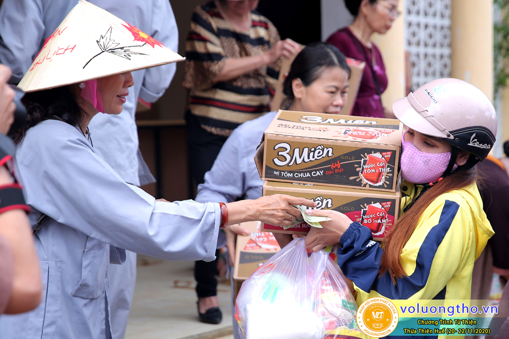 hinh-anh-tu-thien-tai-tinh-thua-thien-hue-tu-ngay-20-22-11-2020-chua-quan-the-am-duc-trong-lam-dong-23.jpg