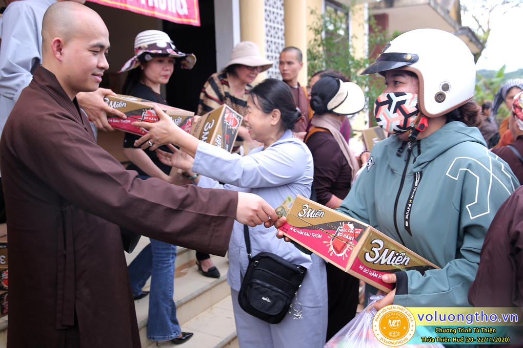 hinh-anh-tu-thien-tai-tinh-thua-thien-hue-tu-ngay-20-22-11-2020-chua-quan-the-am-duc-trong-lam-dong-25.jpg