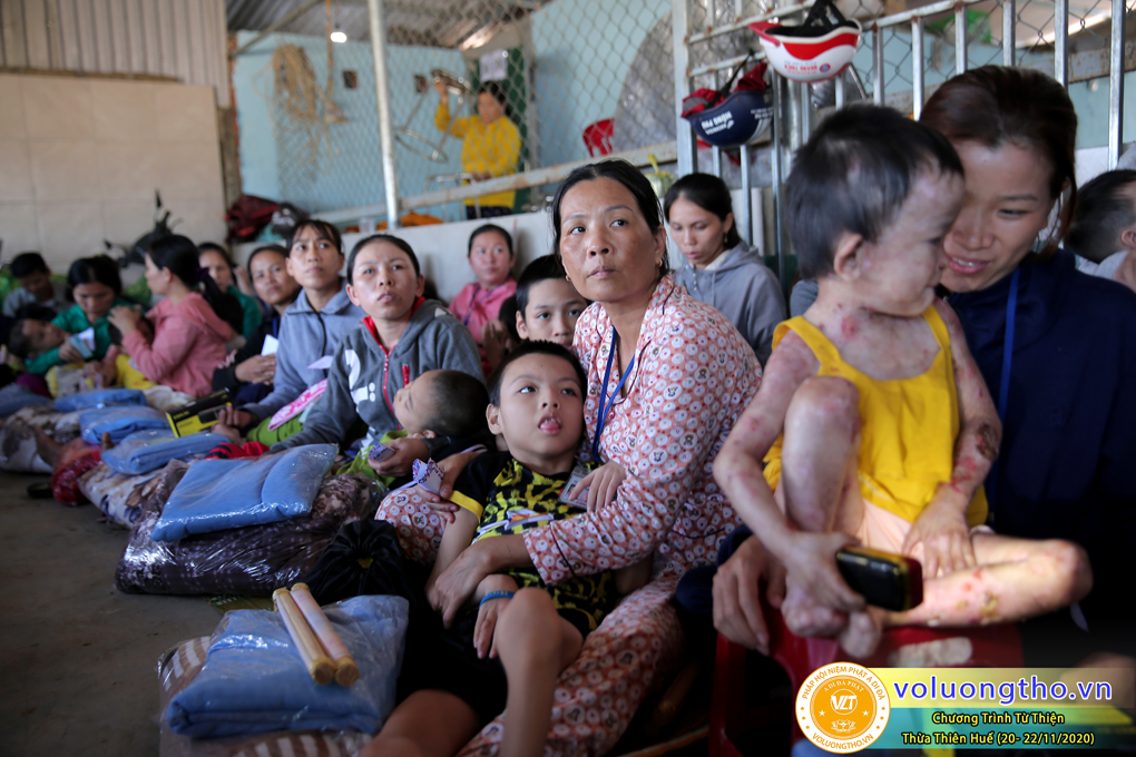 hinh-anh-tu-thien-tai-tinh-thua-thien-hue-tu-ngay-20-22-11-2020-chua-quan-the-am-duc-trong-lam-dong-3.jpg