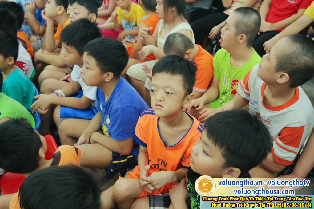hinh-anh-tu-thien-tai-tp-hcm-ngay-5-8-2018-chua-quan-the-am-duc-trong-lam-dong-15.jpg
