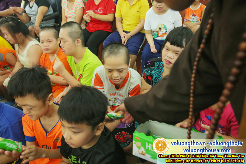 hinh-anh-tu-thien-tai-tp-hcm-ngay-5-8-2018-chua-quan-the-am-duc-trong-lam-dong-21.jpg