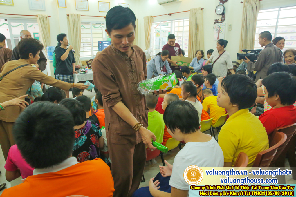 hinh-anh-tu-thien-tai-tp-hcm-ngay-5-8-2018-chua-quan-the-am-duc-trong-lam-dong-25.jpg