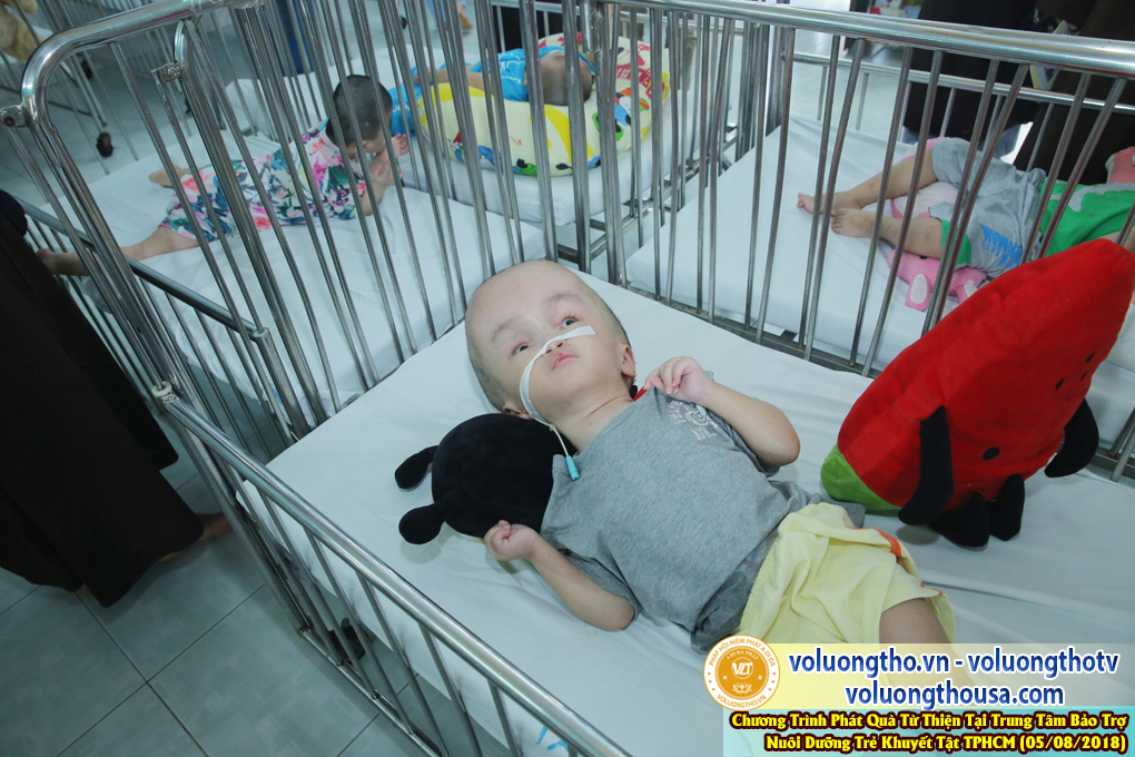hinh-anh-tu-thien-tai-tp-hcm-ngay-5-8-2018-chua-quan-the-am-duc-trong-lam-dong-33.jpg