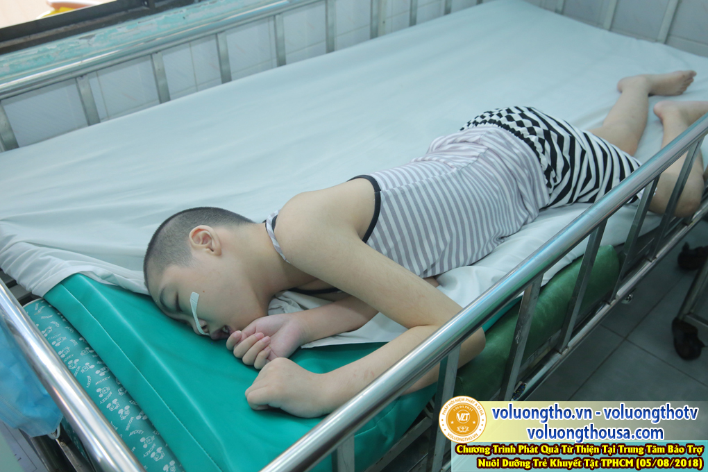 hinh-anh-tu-thien-tai-tp-hcm-ngay-5-8-2018-chua-quan-the-am-duc-trong-lam-dong-36.jpg