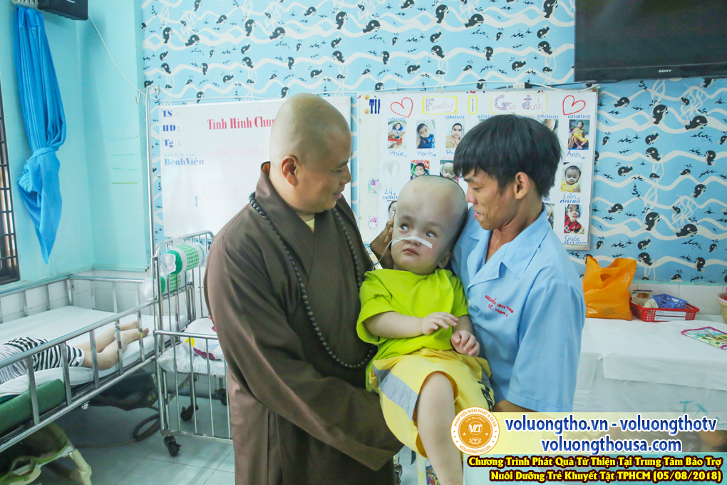 hinh-anh-tu-thien-tai-tp-hcm-ngay-5-8-2018-chua-quan-the-am-duc-trong-lam-dong-38.jpg