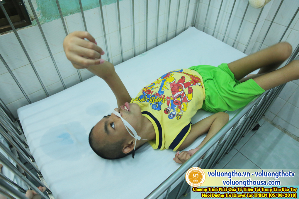 hinh-anh-tu-thien-tai-tp-hcm-ngay-5-8-2018-chua-quan-the-am-duc-trong-lam-dong-40.jpg