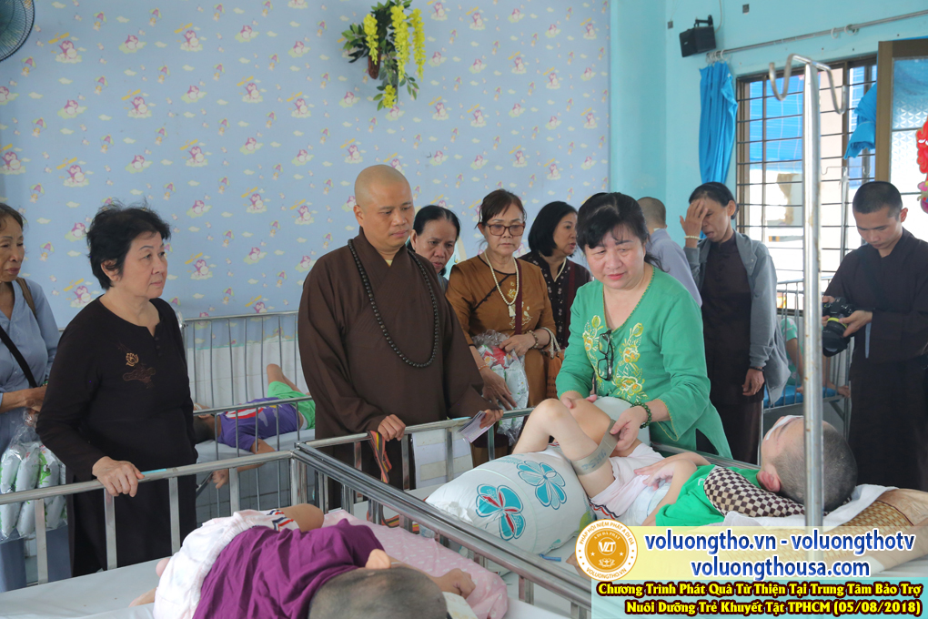 hinh-anh-tu-thien-tai-tp-hcm-ngay-5-8-2018-chua-quan-the-am-duc-trong-lam-dong-44.jpg