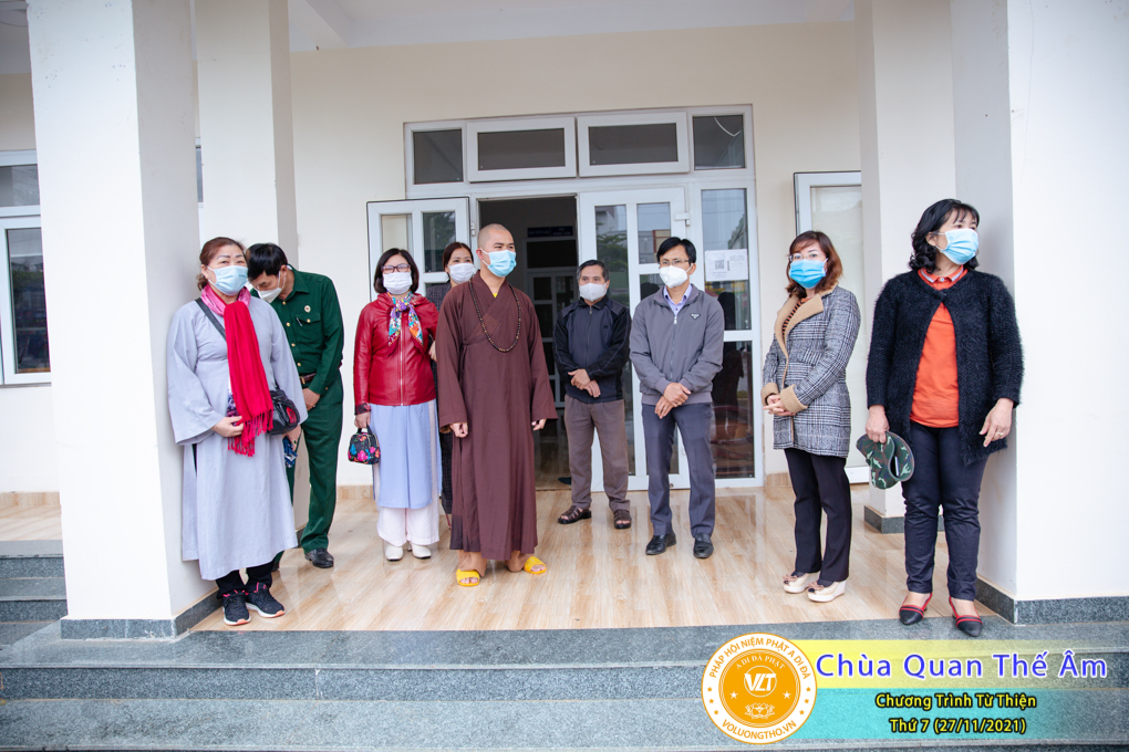 hinh-anh-tu-thien-thu-7-ngay-27-11-2021-chua-quan-the-am-duc-trong-lam-dong-1.jpg