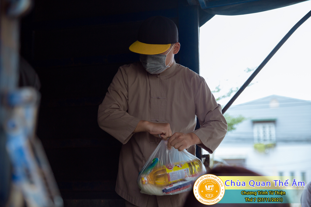 hinh-anh-tu-thien-thu-7-ngay-27-11-2021-chua-quan-the-am-duc-trong-lam-dong-12.jpg
