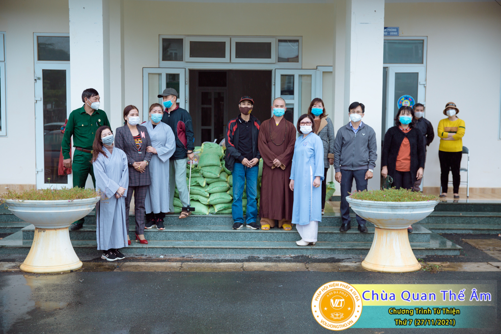 hinh-anh-tu-thien-thu-7-ngay-27-11-2021-chua-quan-the-am-duc-trong-lam-dong-20.jpg
