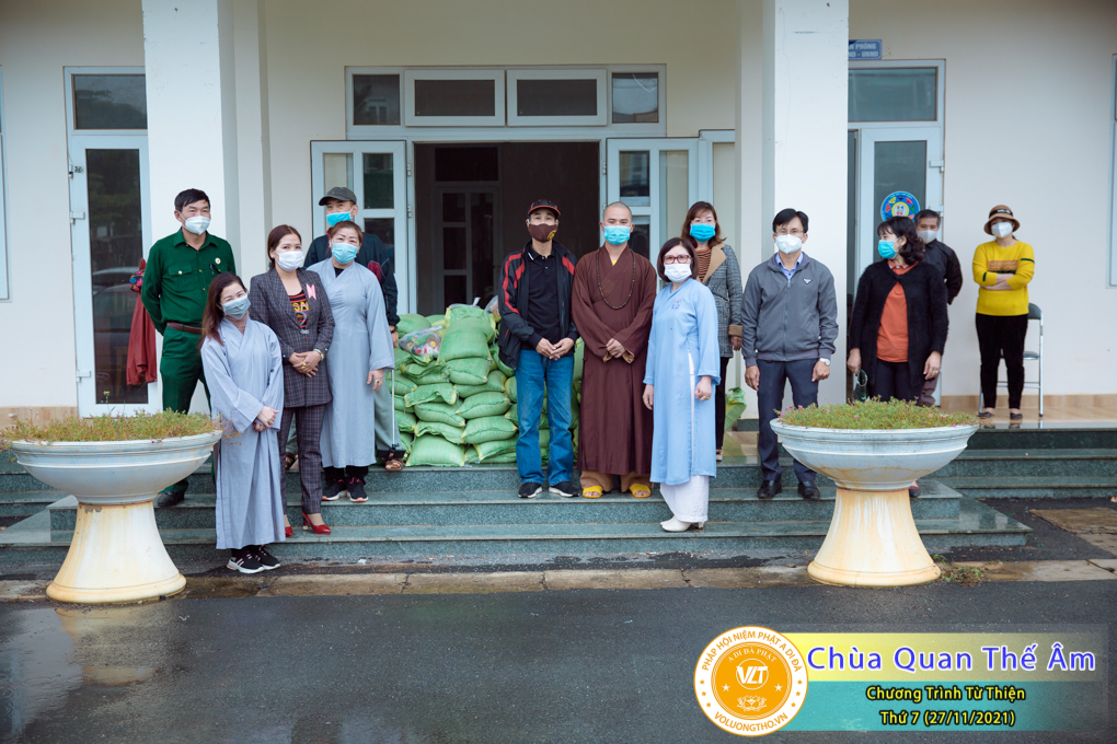 hinh-anh-tu-thien-thu-7-ngay-27-11-2021-chua-quan-the-am-duc-trong-lam-dong-21.jpg