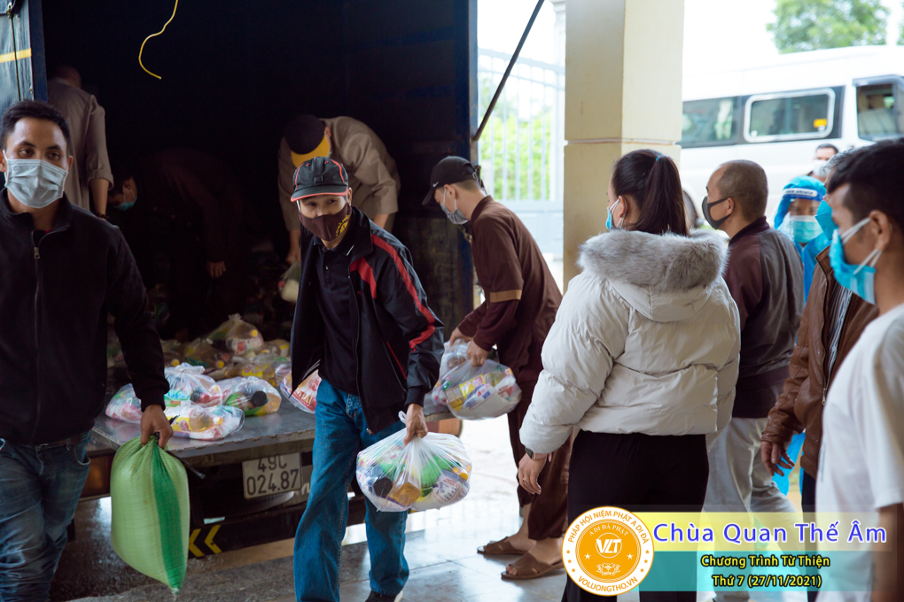 hinh-anh-tu-thien-thu-7-ngay-27-11-2021-chua-quan-the-am-duc-trong-lam-dong-24.jpg
