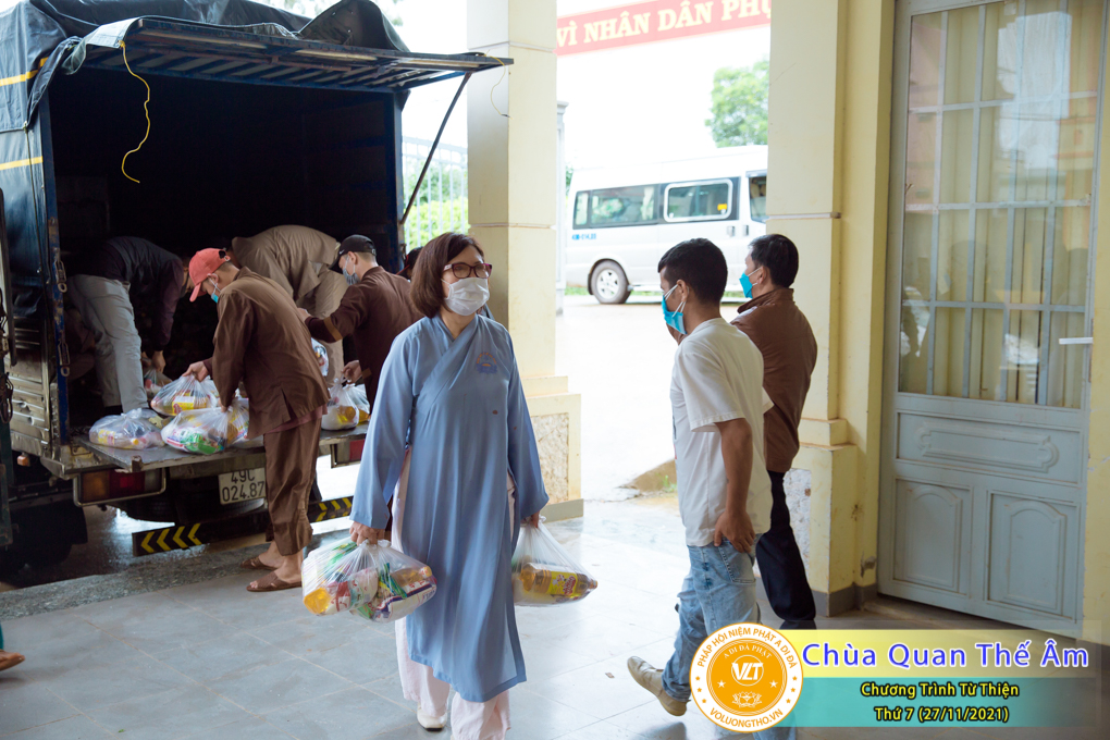 hinh-anh-tu-thien-thu-7-ngay-27-11-2021-chua-quan-the-am-duc-trong-lam-dong-26.jpg