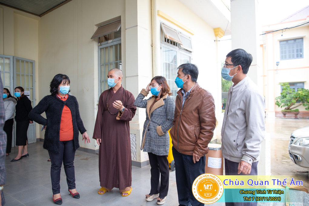hinh-anh-tu-thien-thu-7-ngay-27-11-2021-chua-quan-the-am-duc-trong-lam-dong-39.jpg