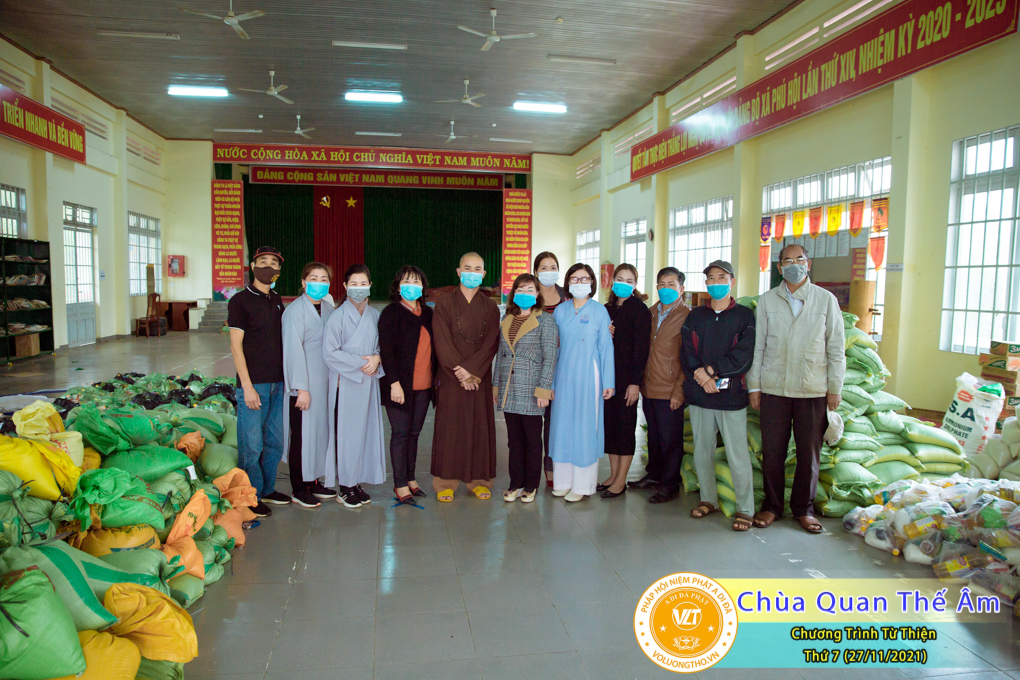 hinh-anh-tu-thien-thu-7-ngay-27-11-2021-chua-quan-the-am-duc-trong-lam-dong-40.jpg