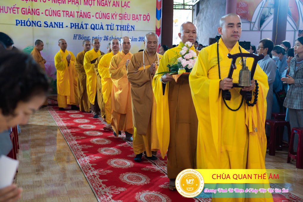 hinh-anh-tu-thien-va-phap-thoai-tai-gia-lai-ngay-26-11-2023-chua-quan-the-am-duc-trong-lam-dong-102.jpg
