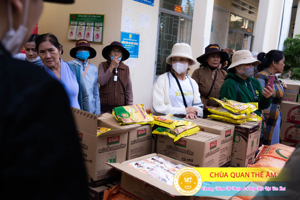hinh-anh-tu-thien-va-phap-thoai-tai-gia-lai-ngay-26-11-2023-chua-quan-the-am-duc-trong-lam-dong-17.jpg