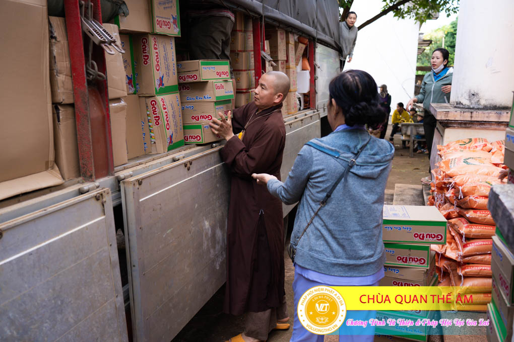 hinh-anh-tu-thien-va-phap-thoai-tai-gia-lai-ngay-26-11-2023-chua-quan-the-am-duc-trong-lam-dong-2.jpg