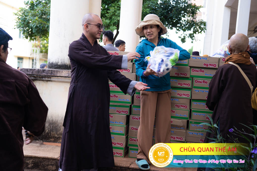 hinh-anh-tu-thien-va-phap-thoai-tai-gia-lai-ngay-26-11-2023-chua-quan-the-am-duc-trong-lam-dong-25.jpg
