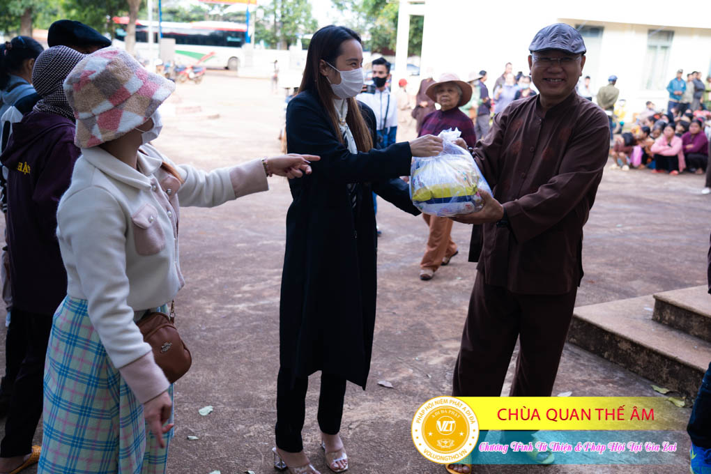 hinh-anh-tu-thien-va-phap-thoai-tai-gia-lai-ngay-26-11-2023-chua-quan-the-am-duc-trong-lam-dong-26.jpg