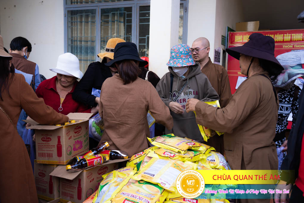 hinh-anh-tu-thien-va-phap-thoai-tai-gia-lai-ngay-26-11-2023-chua-quan-the-am-duc-trong-lam-dong-27.jpg