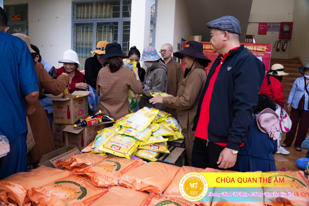 hinh-anh-tu-thien-va-phap-thoai-tai-gia-lai-ngay-26-11-2023-chua-quan-the-am-duc-trong-lam-dong-28.jpg